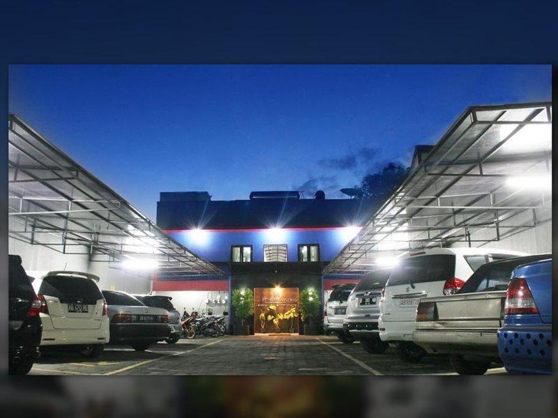 D'Paragon Pringwulung Maguwo Kültér fotó